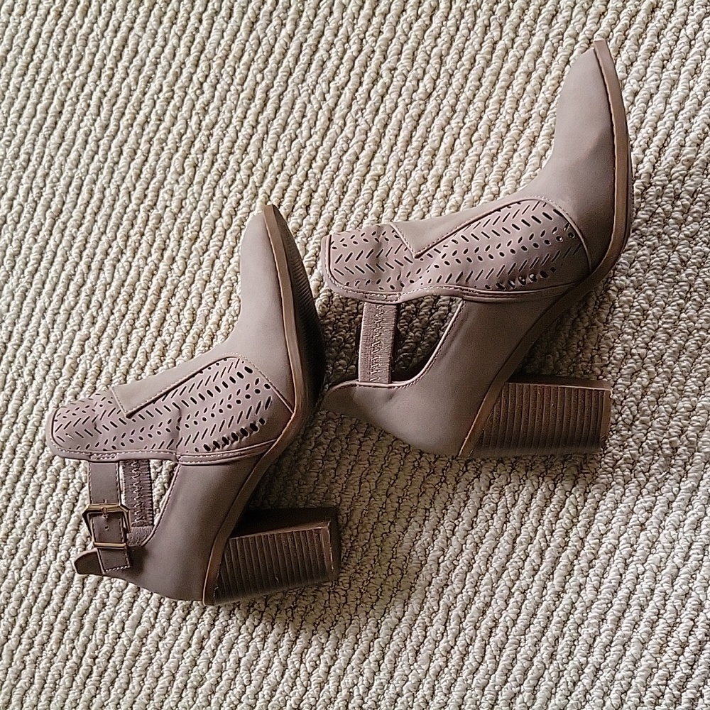 Beige Top Moda Booties - Picture 4 of 7